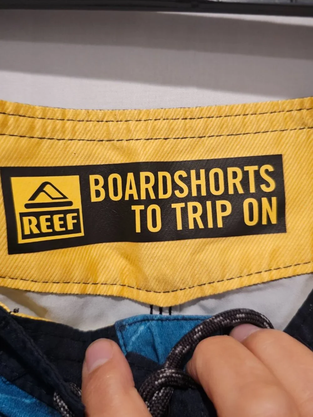 REEF Men's Board Shorts Size 31 Blue Fish Print Surf Swim Trunks Beach
